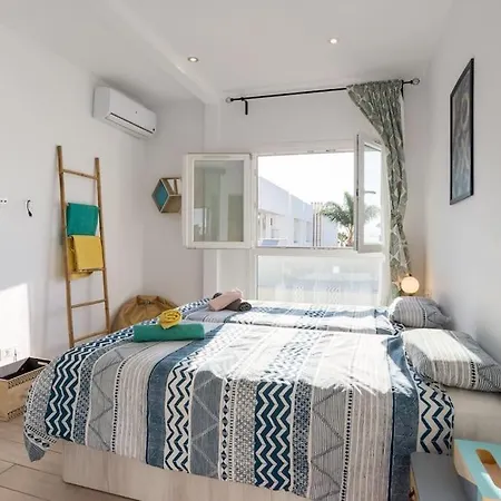 Sea View W/ 2 Rooms, Beach: 1 Minute *