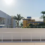 Sea View W/ 2 Rooms, Beach: 1 Minute *
